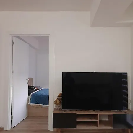 Centar Apartment- Peaceful Neighborhood Apartment Skopje
